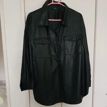 블랙 인조 가죽 버튼 업 셔츠