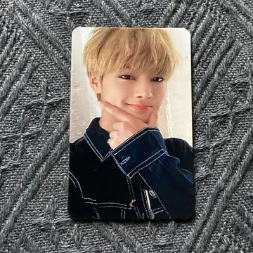 StrayKids 아이엔 YELLOW WOOD 한정판 트레이딩 카드