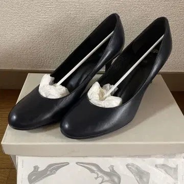 펌프스 7cm 다크 네이비 24cm EE 새상품 박스 있음
