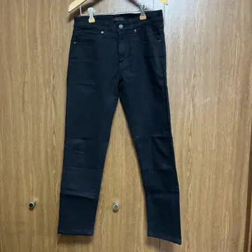 유니클로 울트라 스트레치 데님 블랙 새상품