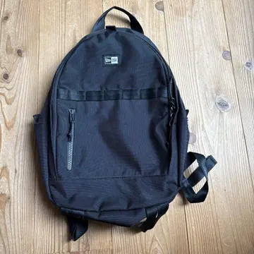 NEW ERA 블랙 백팩
