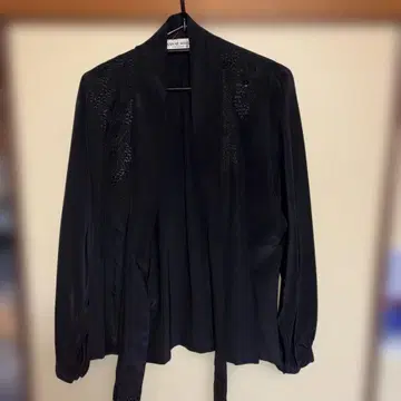 Hanae Mori 블랙 긴팔 셔츠 자수 포함