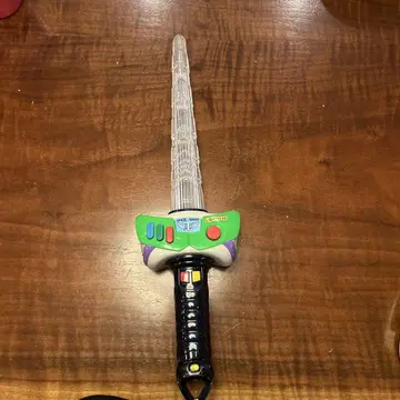 버즈 라이트이어 빛나는 완구