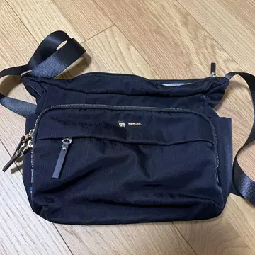 블랙 숄더백 moz 모즈