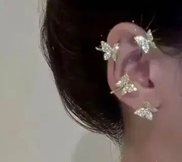 나비 모티브 이어커프 실버색