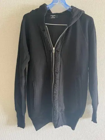 zucca 주카 블랙 집업 후드 부착 후드티