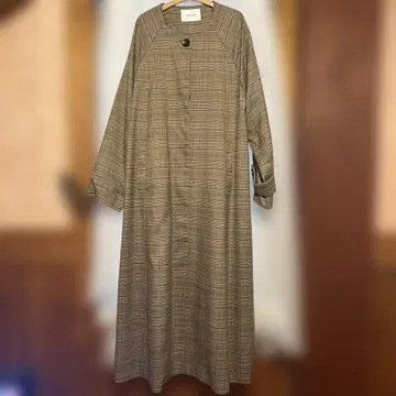 체크 무늬 롱 코트
