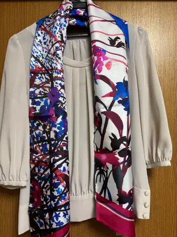 [ 미사용 새상품 ] FERRAGAMO 페라가모 꽃무늬 실크 스카프