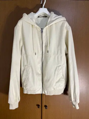 ZARA 후드 부착 자켓 M