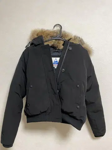 [컨디션 최상] Cape Heights 블랙 다운 자켓 S