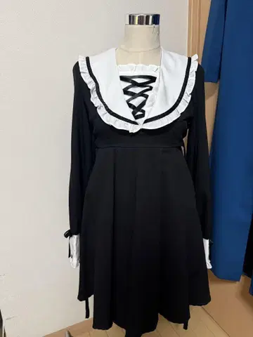 세일러 카라 프릴 원피스