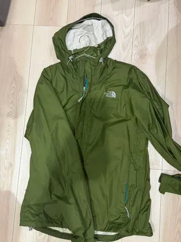 THE NORTH FACE 올리브 그린 마운틴 파카