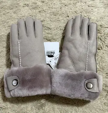 스포티프 새상품 양가죽 장갑 그레이 베이지 가격 인하
