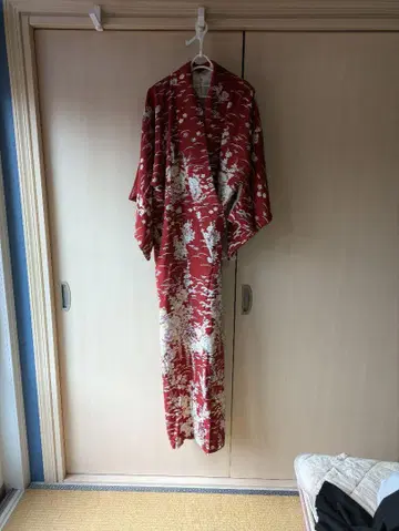 빨간 꽃무늬 코몬 기모노