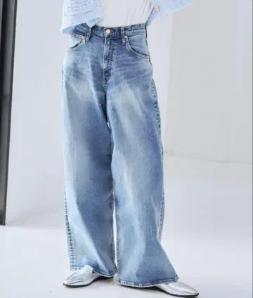 SURT 루즈 실루엣 데님