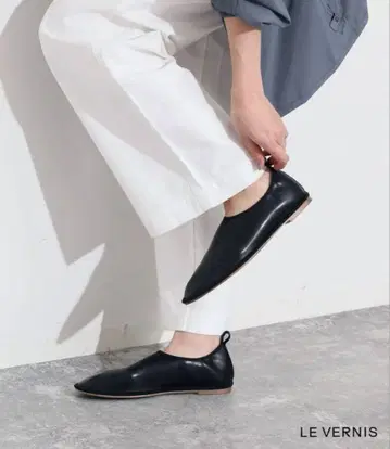 SLOBE IENA LE VERNIS/르베르니 BERE FOOT 신발