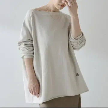 윔 가젯 오프숄더 쭈리 풀오버 베이지