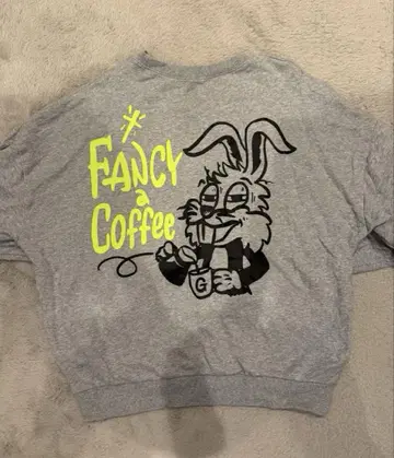 ZOZO 한정판 GYDA FANCY COFFEE BUNNY 맨투맨 상의