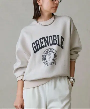 [ 새상품급 ] LOUNGEDRESS 라운지 드레스 자카드 로고 니트