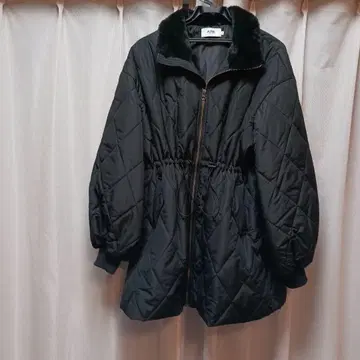 아줄바이마우지, 블랙, 다운 자켓, 퍼프 슬리브,