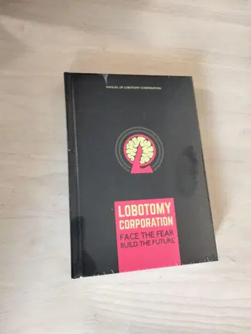 로보토미 코퍼레이션 아트북 비닐 포함