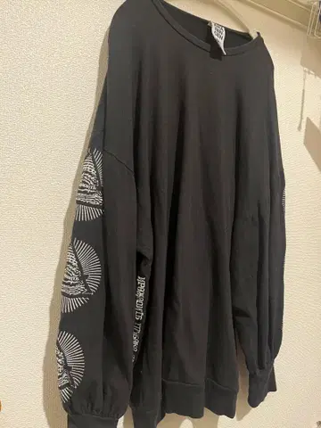 MADARANINGEN 블랙 긴팔 티셔츠