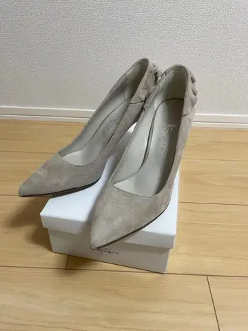 긴자 카네마츠 25cm 베이지 계열 펌프스