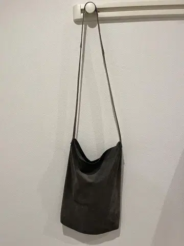 Hender Scheme pig shoulder big