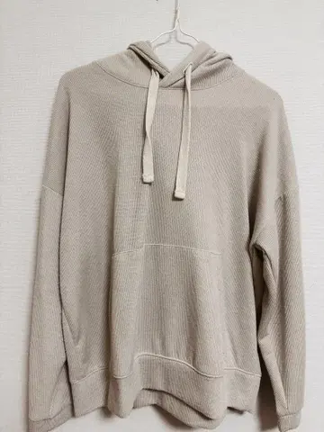 베이지 후드 부착 후드티