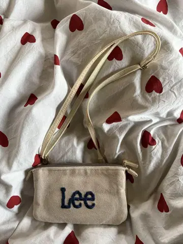 Lee 숄더백