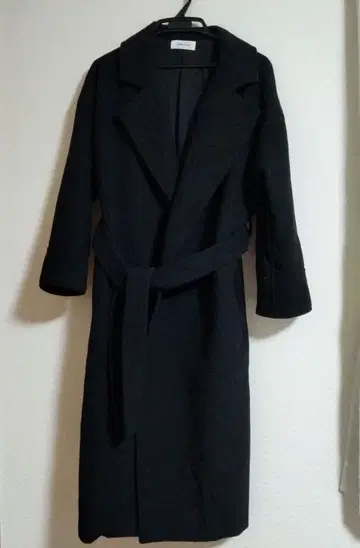 미라 오웬 블랙 롱 코트