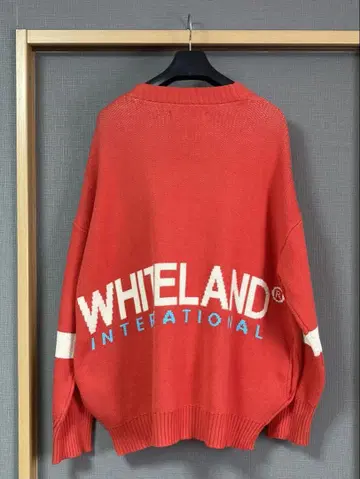 WHITELAND 오버 사이즈 로고 가디건