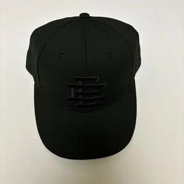 에릭 에마뉘엘 캡 블랙