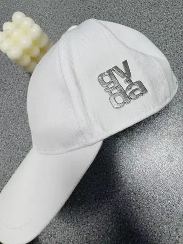화이트 야구 모자 로고 자수