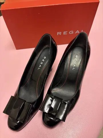 새상품급 리갈 힐 가죽 신발 블랙 23cm