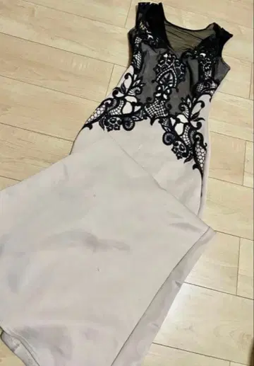 LIPSY 롱 드레스
