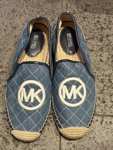 MICHAEL KORS 데님 슬립온 MK 로고