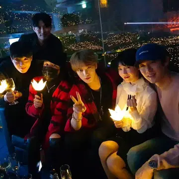 ROYAL Flash 제이준 착용 코트