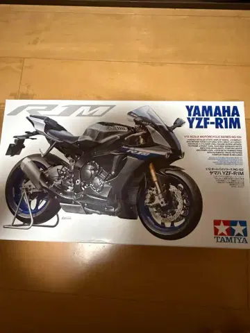 TAMIYA YZF-R1M 1/12 스케일 모델