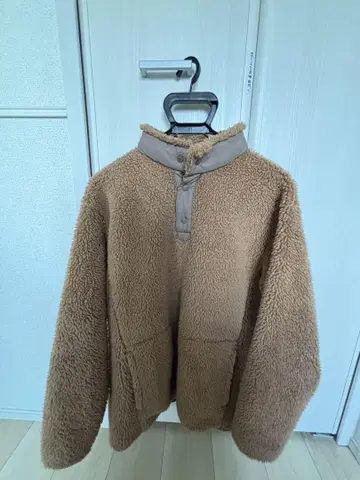 UNIQLO 화이트 마운티니어링 플리스 재킷