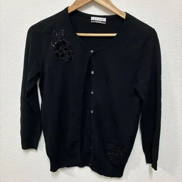 블랙 비즈 자수 가디건