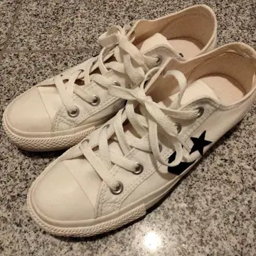 컨버스 CONVERSE 여성용 화이트 스니커즈 23cm
