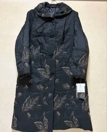 자수 들어간 충전솜 롱 코트