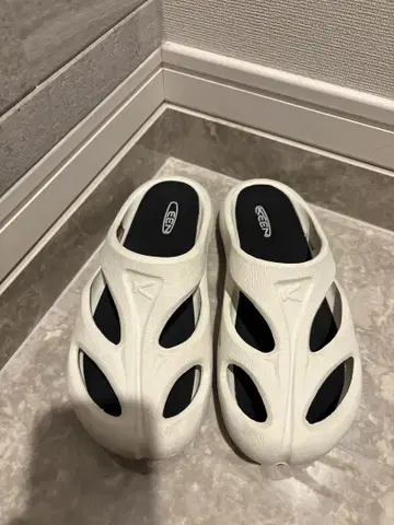 KEEN 샹티 샌들