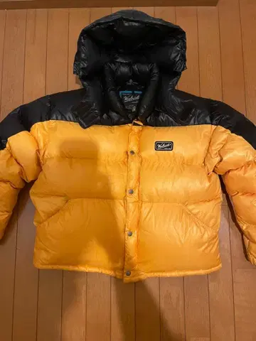 [ 짧은 기장 초레어 ] 후드 부착 다운 자켓 M 사이즈