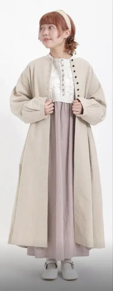 새상품 사만사 모스모스 쿨넥 배색 뒷리본 코트 아이보리