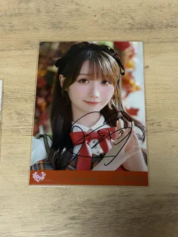 이코럽 오타니 에미리 체크 의상 요리 친필