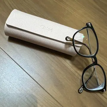끌로에 블랙 프레임 안경 케이스 포함
