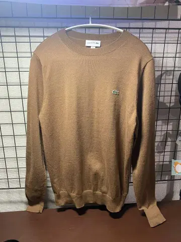 LACOSTE 브라운 크루넥 니트 스웨터