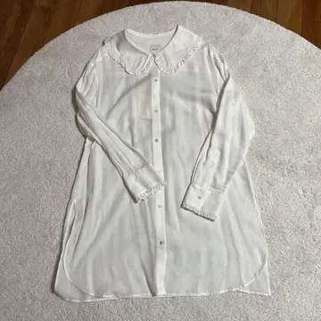 Spick andspan 프릴 달린 옷깃 화이트 긴팔 셔츠